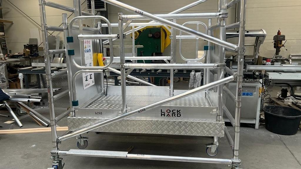 Construction Lift - The Scaffold Lift Type L Compact, with Plenty of Space Construction Lift - The Scaffold Lift Type L Compact, with Plenty of Space