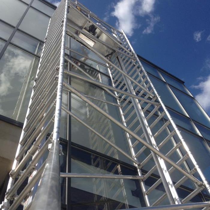 Mobile scaffold lift S