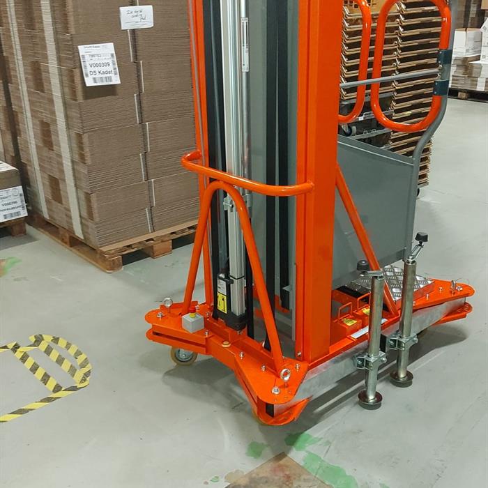 Up Lift 5 Spider with adjustable stabilizers