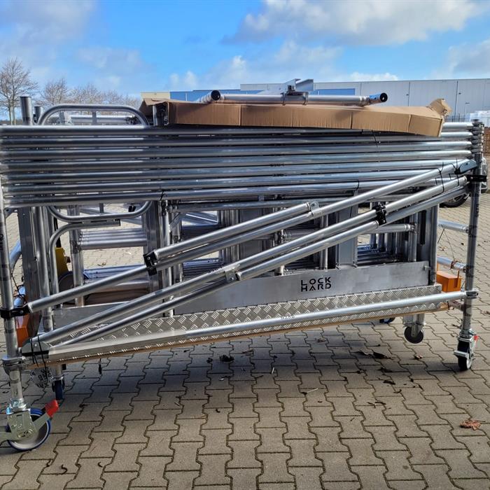 Mobile scaffold lift M