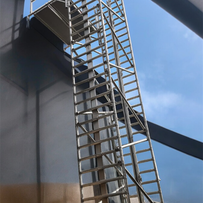 Mobile scaffold lift with step-out console