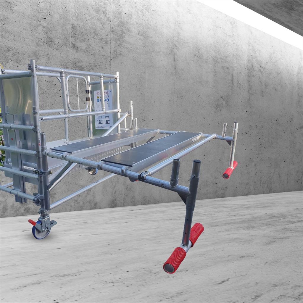 Mobile scaffold lift with step-out console